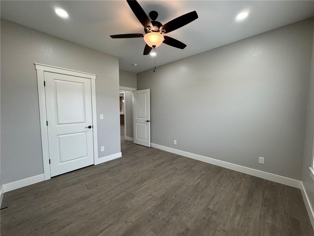 Photo 25 of 60 - 503 N EDGEWOOD Drive