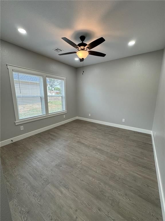 Photo 31 of 60 - 503 N EDGEWOOD Drive
