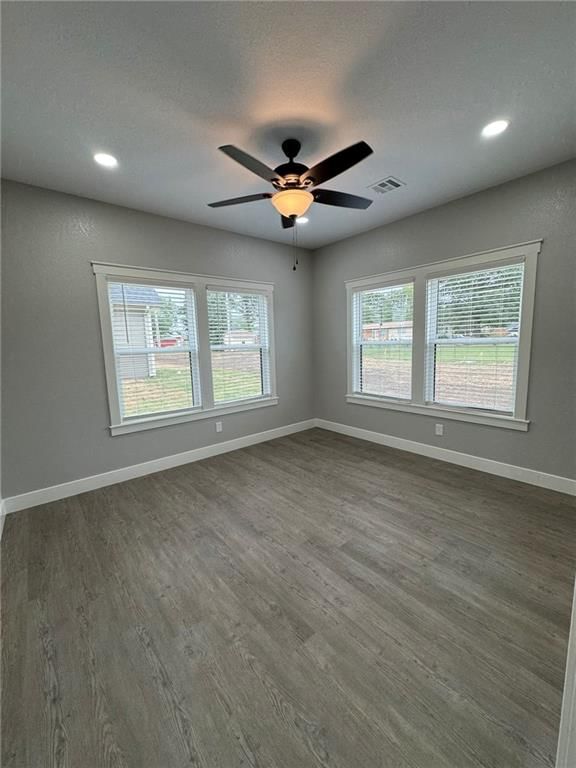 Photo 33 of 60 - 503 N EDGEWOOD Drive