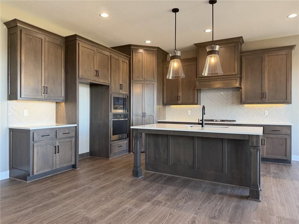 1136 SW Whitby Drive — photo 2