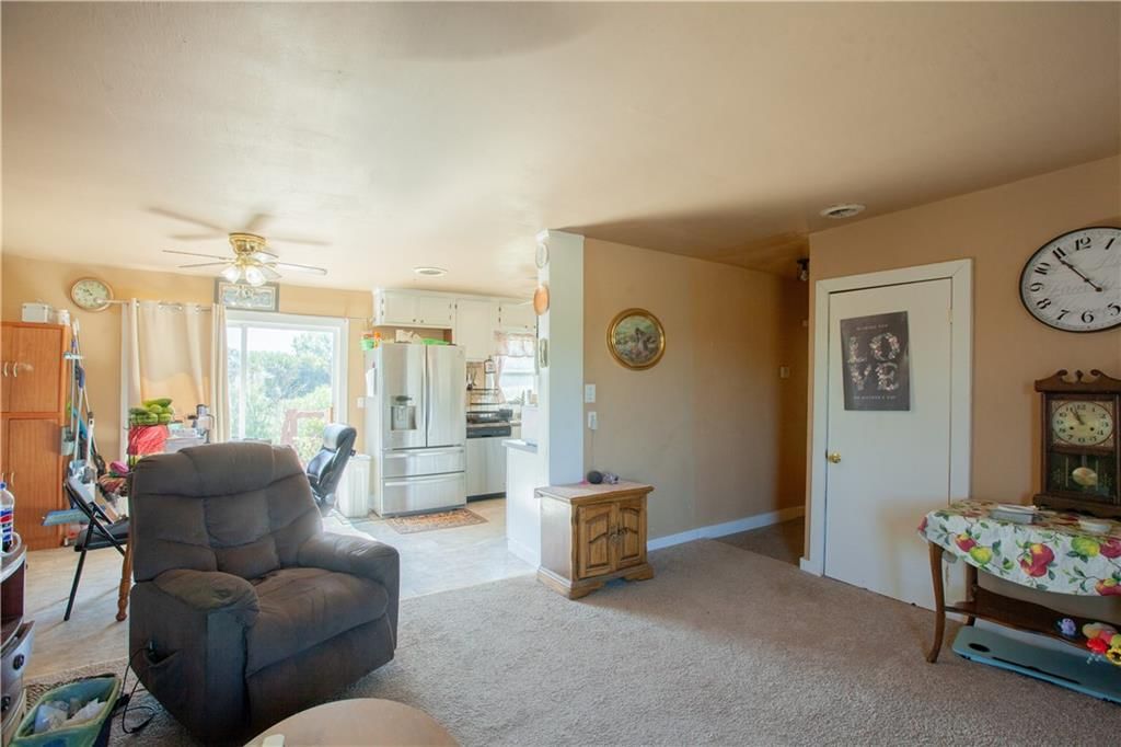 9017 NW Barwick Drive — photo 3