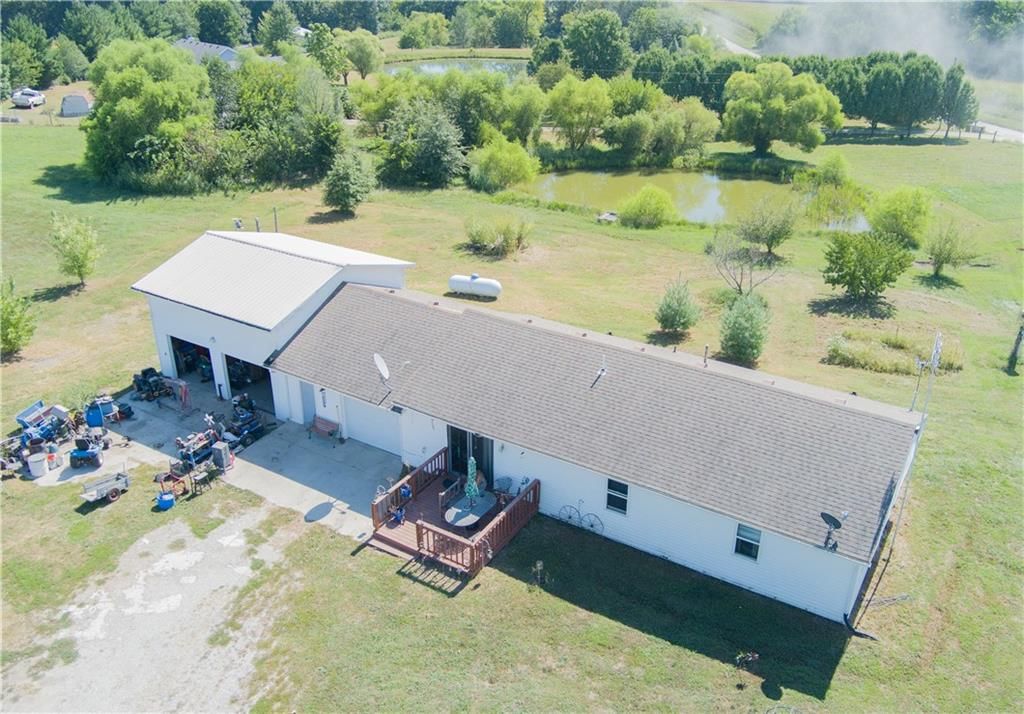 9017 NW Barwick Drive — photo 18
