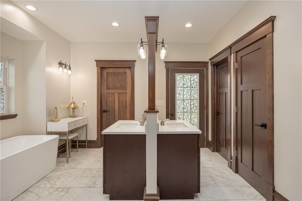 348 CLINTON Avenue — photo 26