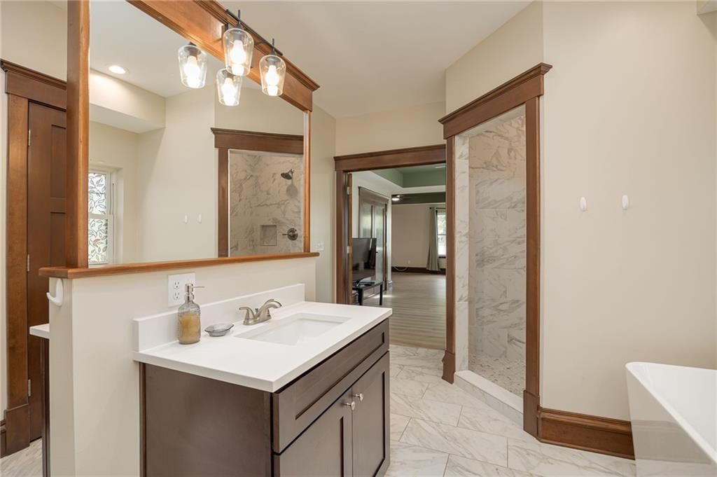348 CLINTON Avenue — photo 27
