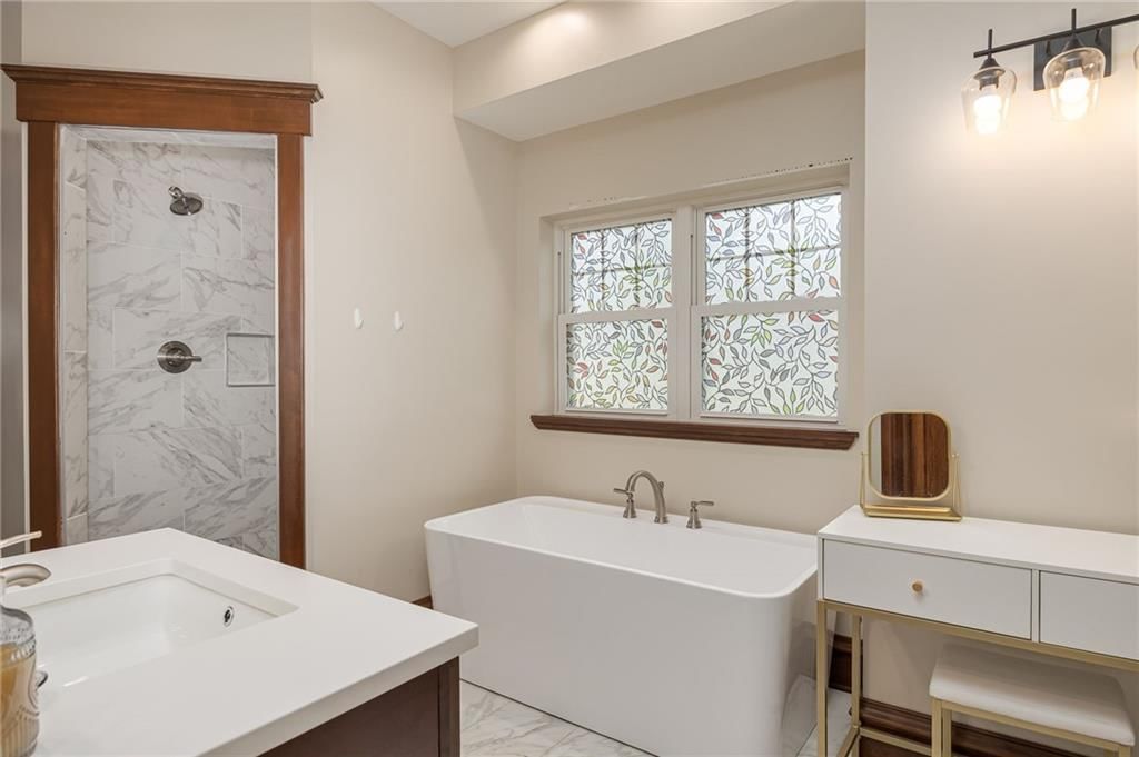 348 CLINTON Avenue — photo 28