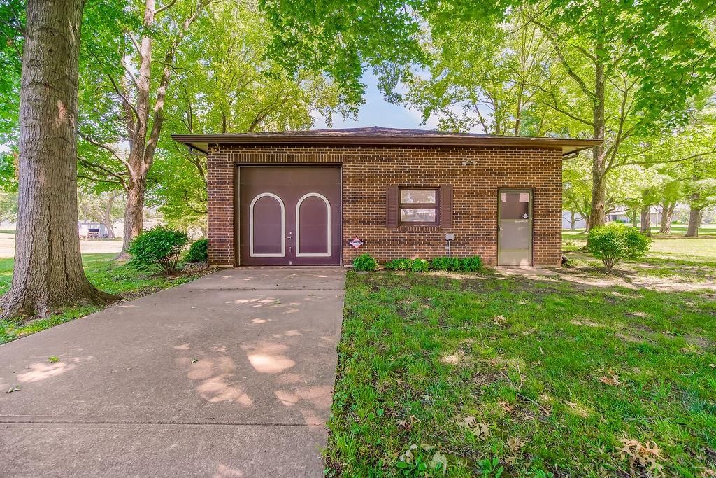 33400 E Truman Road — photo 43