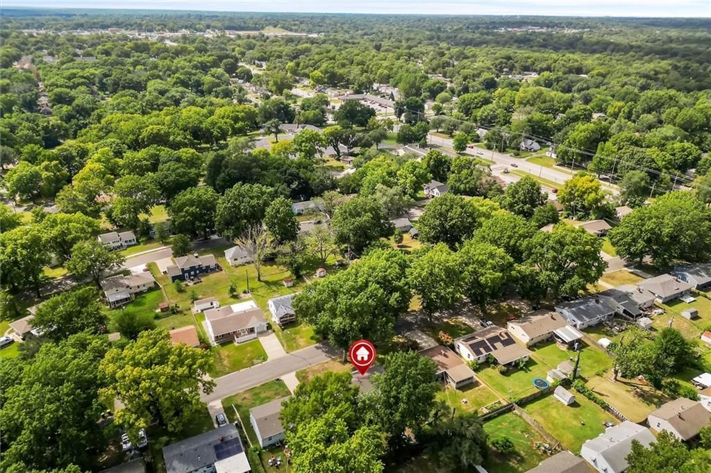 Photo 7 of 29 - 5021 N Cypress Avenue