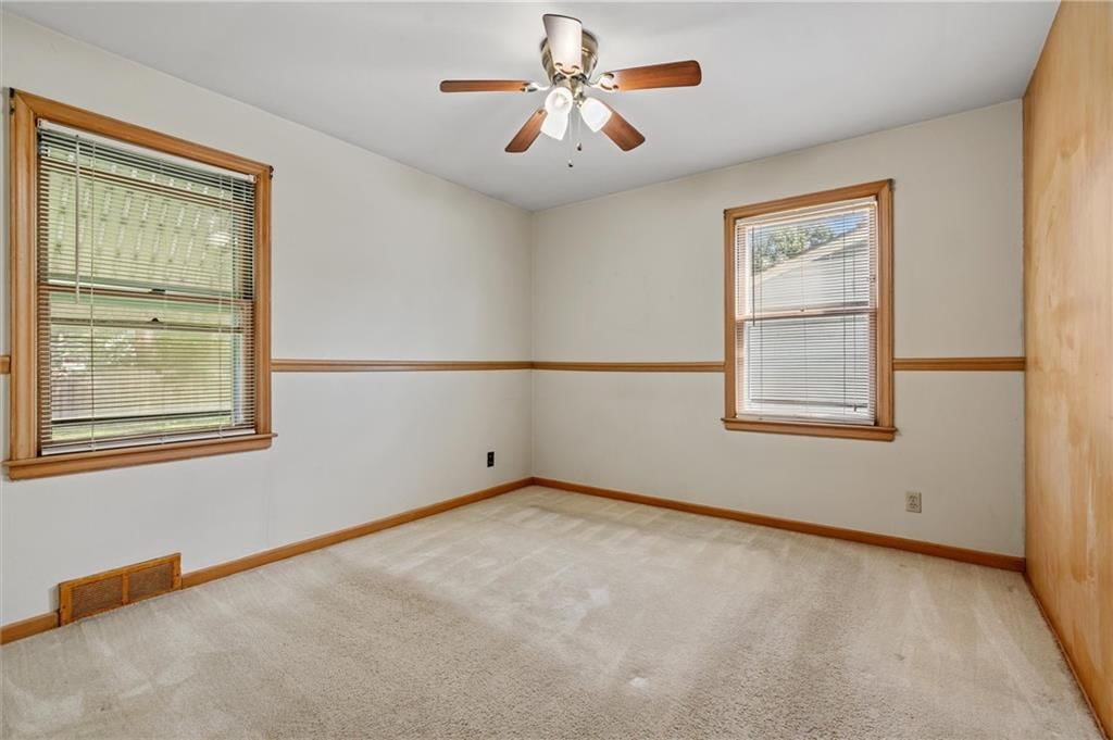 Photo 19 of 29 - 5021 N Cypress Avenue