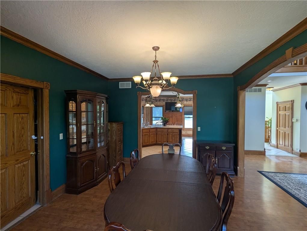 1900 Yates Avenue — photo 24