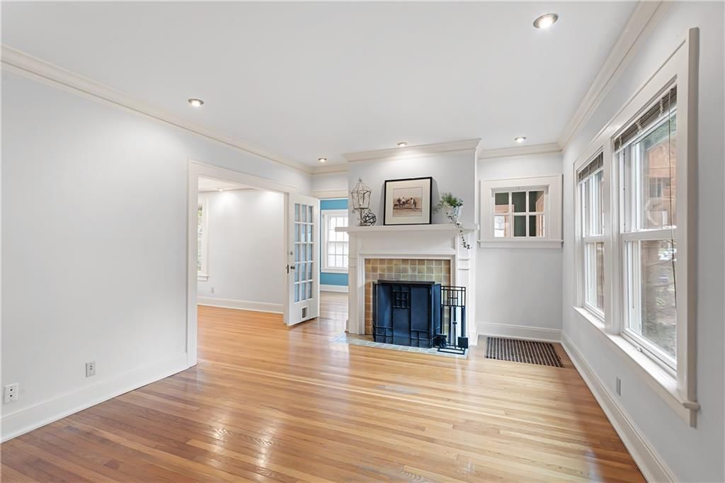 Photo 7 of 31 - 5907 McGee Street