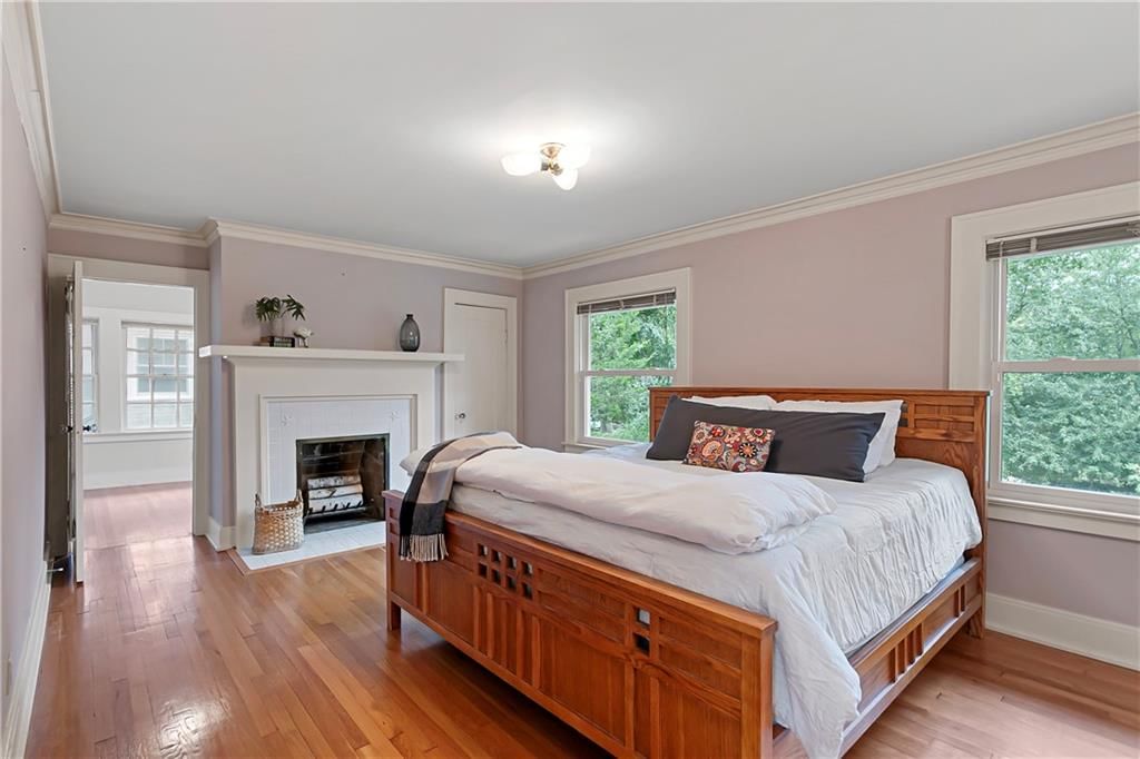 Photo 27 of 31 - 5907 McGee Street