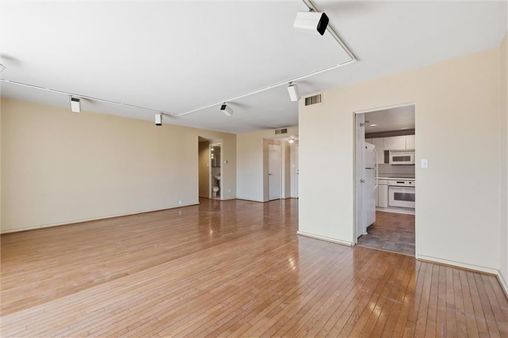 4740 Roanoke Parkway — photo 12