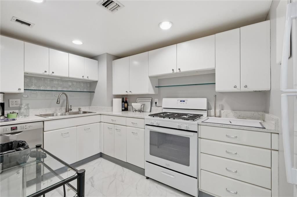 4740 Roanoke Parkway — photo 14
