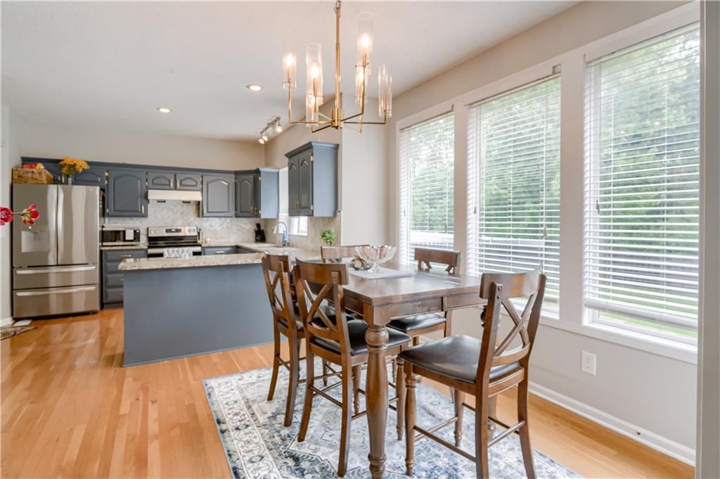 Photo 11 of 34 - 21430 W 51st Street