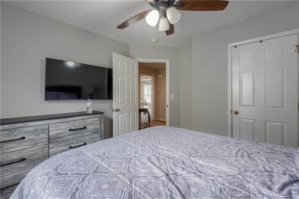 Photo 31 of 34 - 21430 W 51st Street