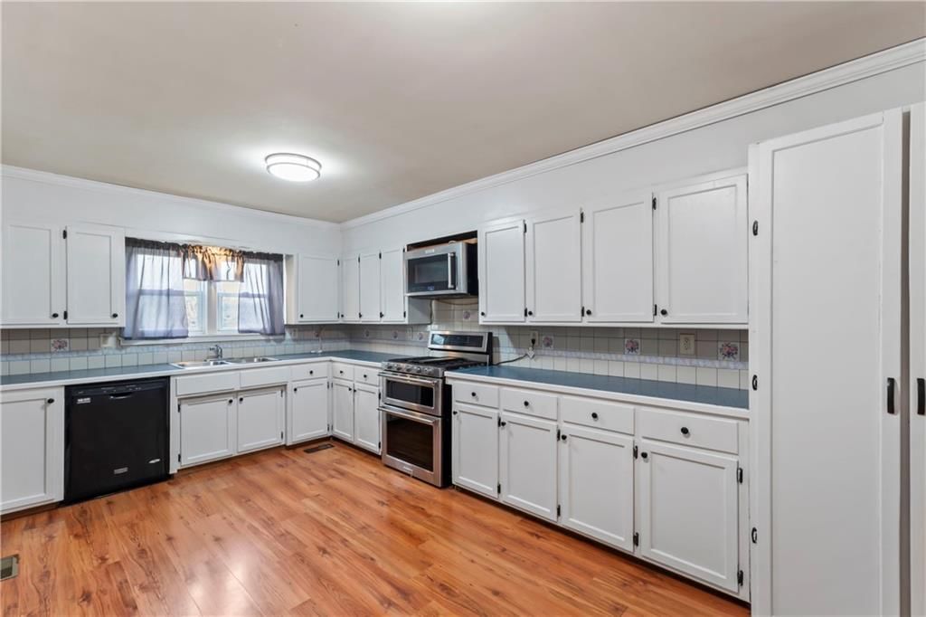 402 Pine Street — photo 40