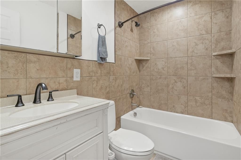 6220 Lathrop Avenue — photo 14