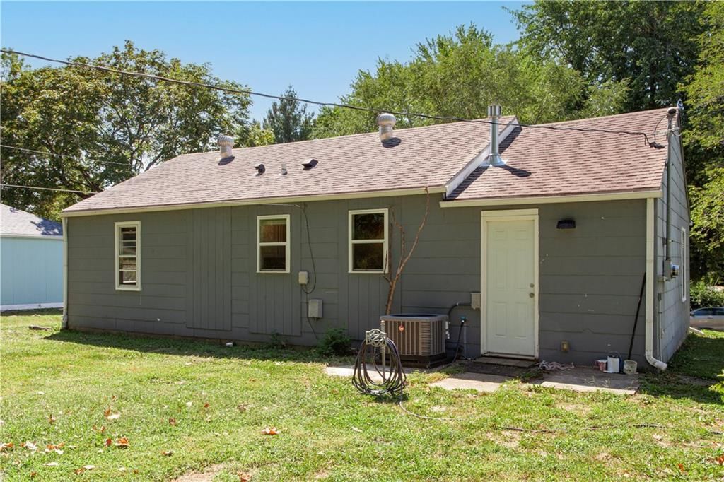 6220 Lathrop Avenue — photo 24