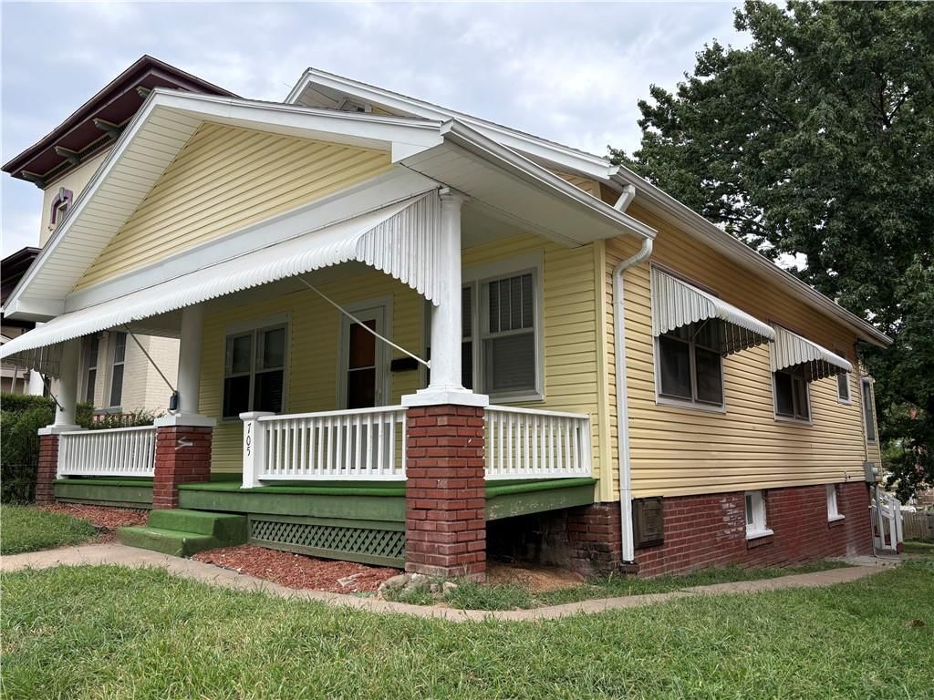 705 N 9 Street, St Joseph, MO