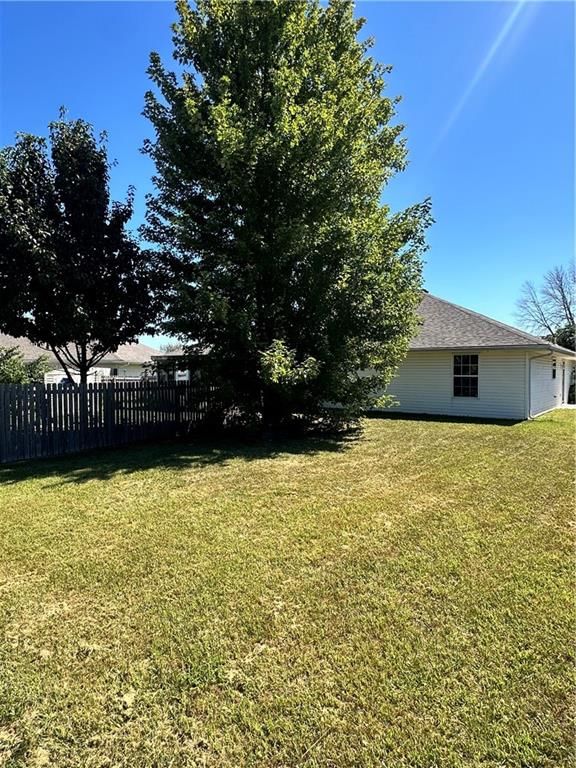 1406 SW Blue Branch Drive — photo 11