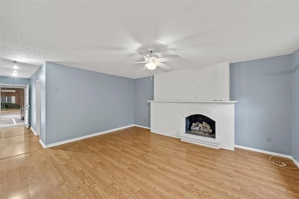 Photo 5 of 28 - 8314 Hadley Street