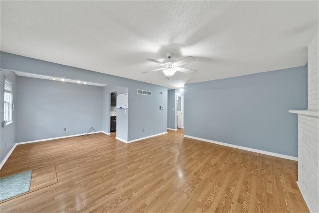 Photo 6 of 28 - 8314 Hadley Street