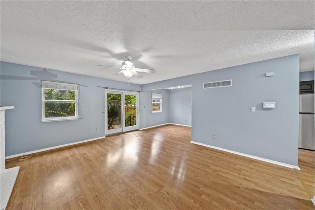 Photo 7 of 28 - 8314 Hadley Street