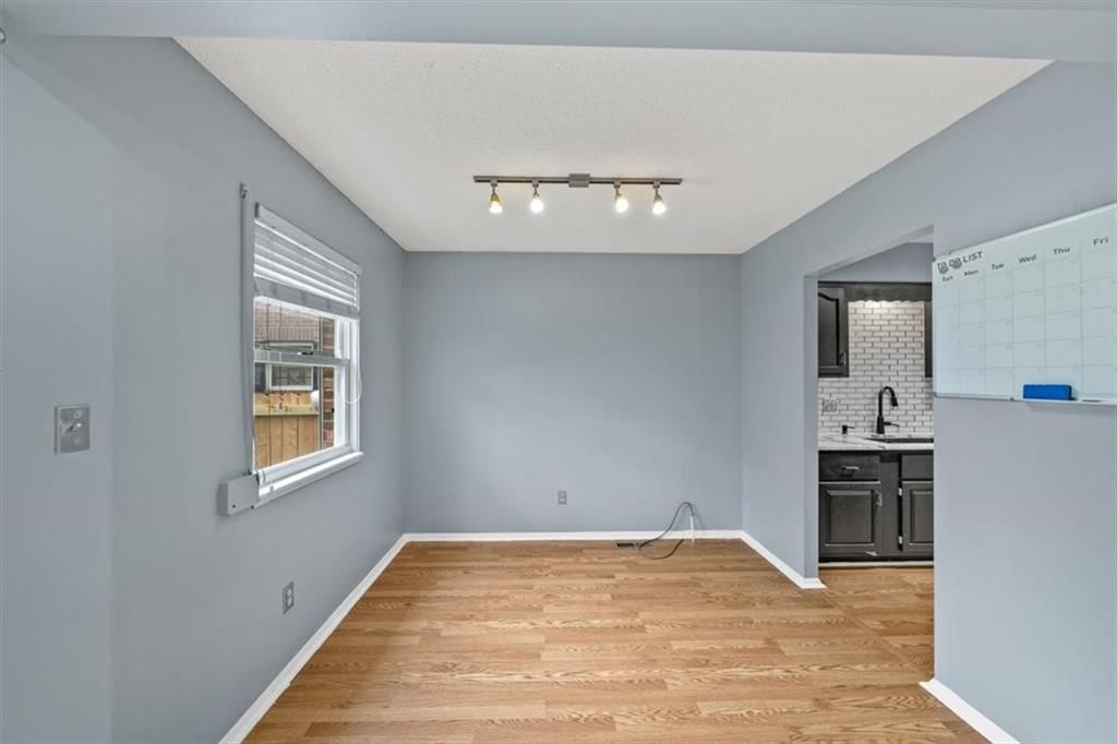 Photo 8 of 28 - 8314 Hadley Street