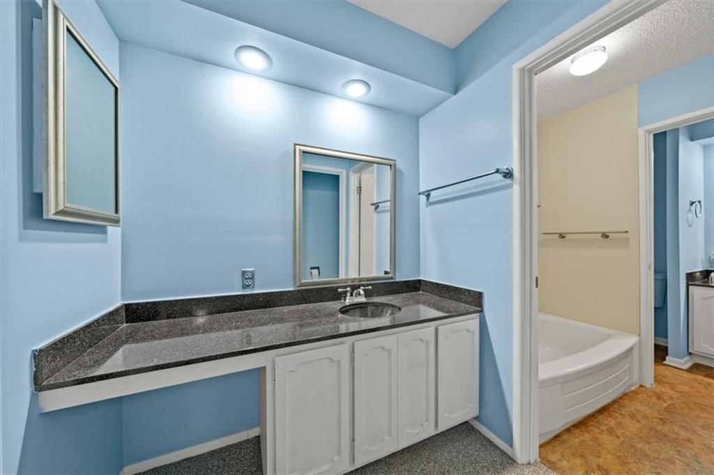 Photo 19 of 28 - 8314 Hadley Street