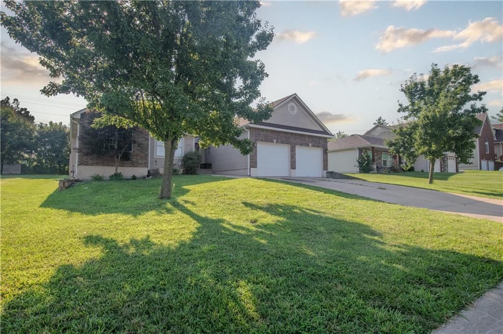 2500 Twin Oaks Drive — photo 2