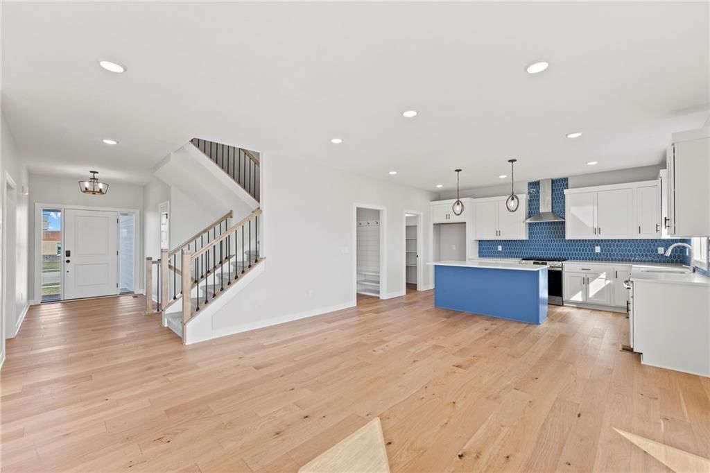 18703 W 193rd Street — photo 9
