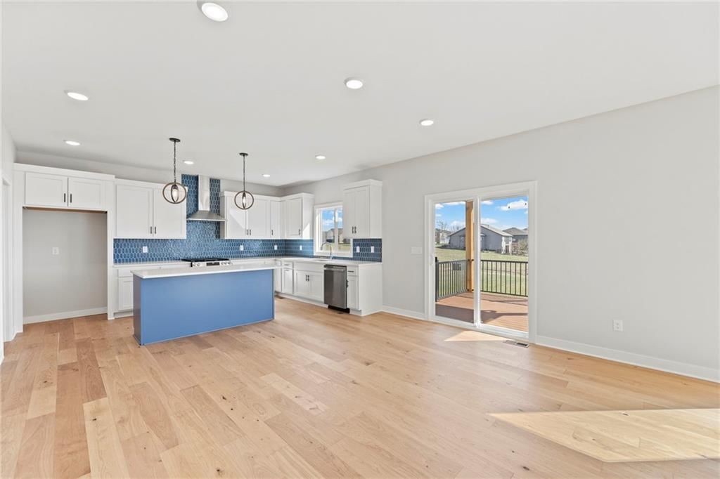 18703 W 193rd Street — photo 10