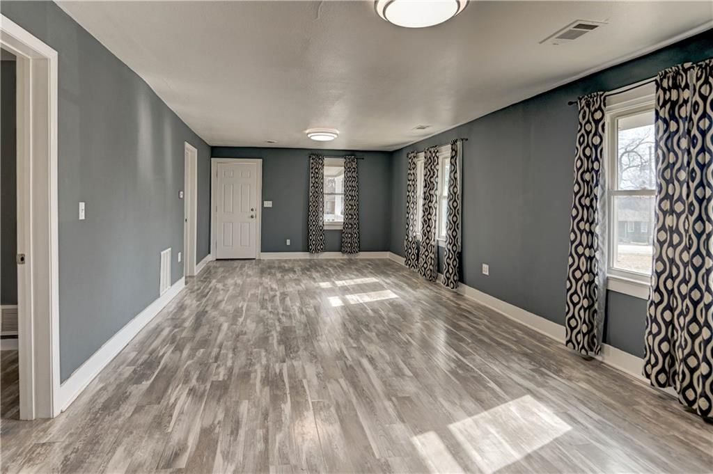 204 S Rogers Street — photo 3