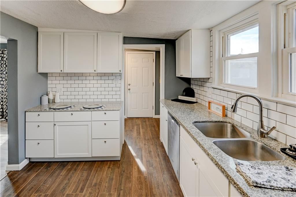 204 S Rogers Street — photo 6