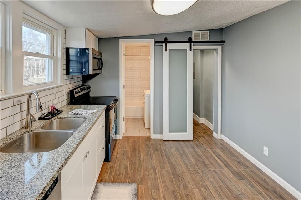 204 S Rogers Street — photo 7