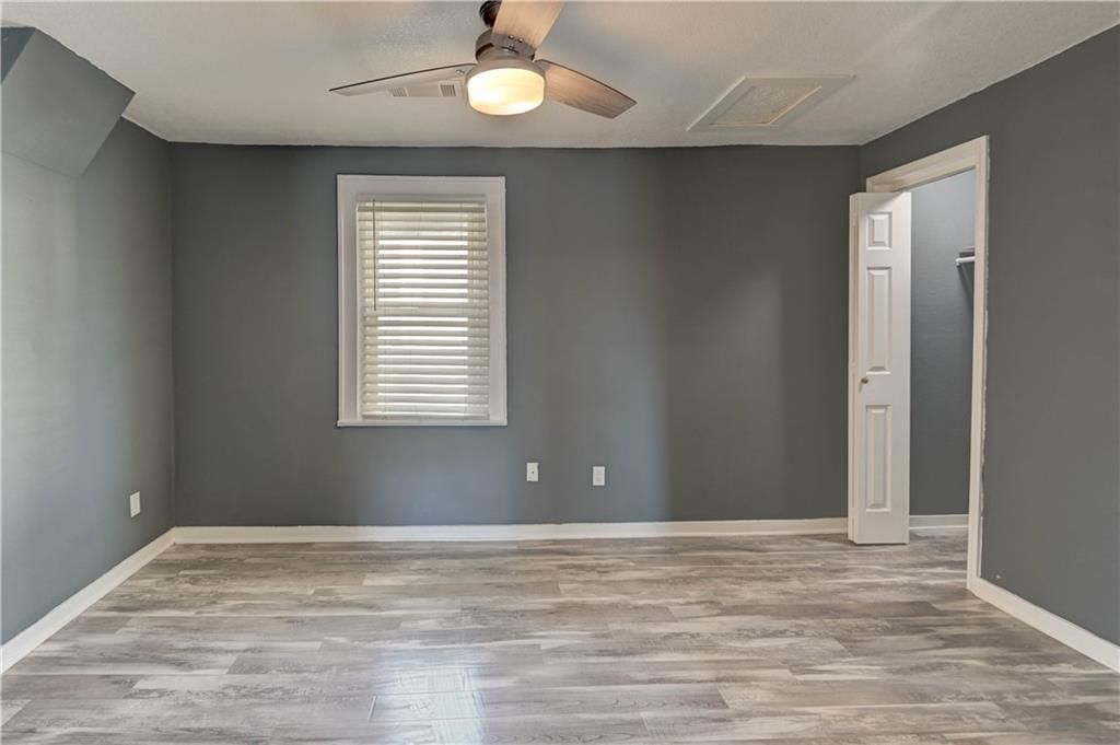 204 S Rogers Street — photo 12