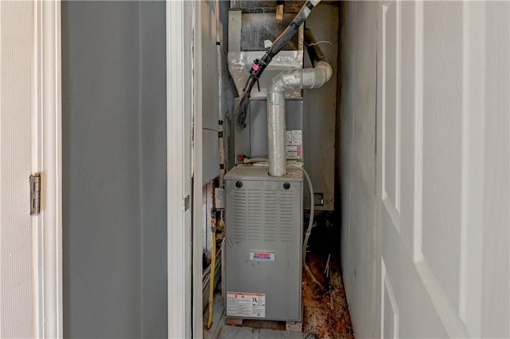 204 S Rogers Street — photo 16
