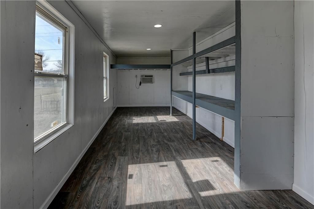204 S Rogers Street — photo 21