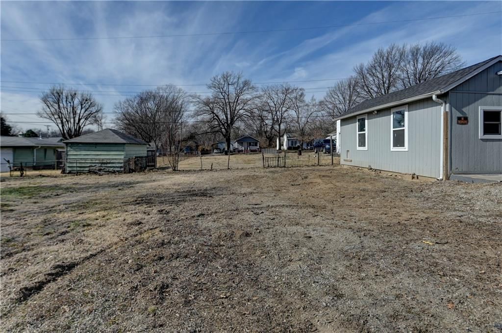 204 S Rogers Street — photo 24
