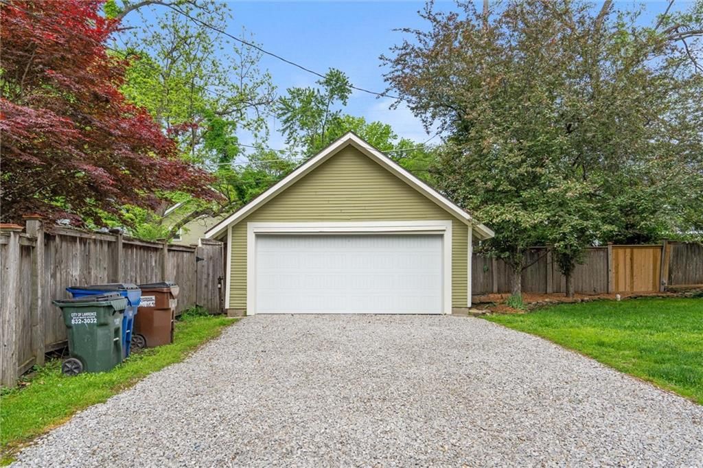 2301 Massachusetts Street — photo 32