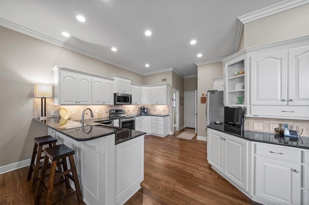 9917 Fountain Circle — photo 11