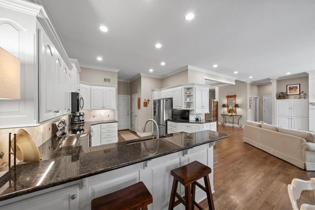 9917 Fountain Circle — photo 12