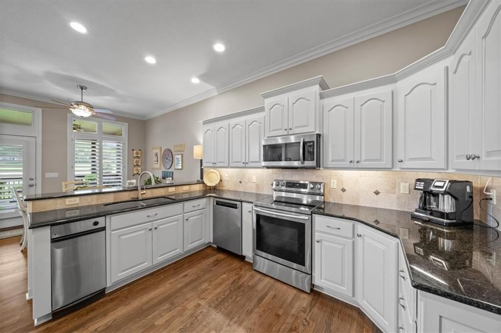 9917 Fountain Circle — photo 13