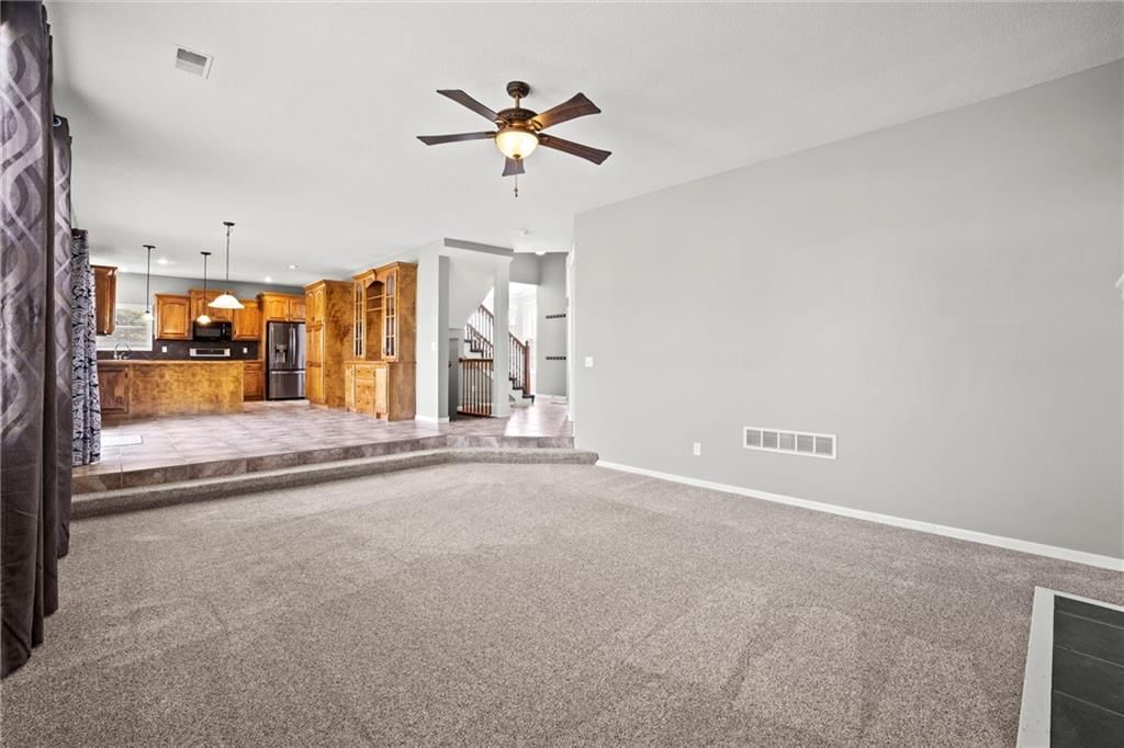 Photo 9 of 40 - 19452 W 209th Terrace