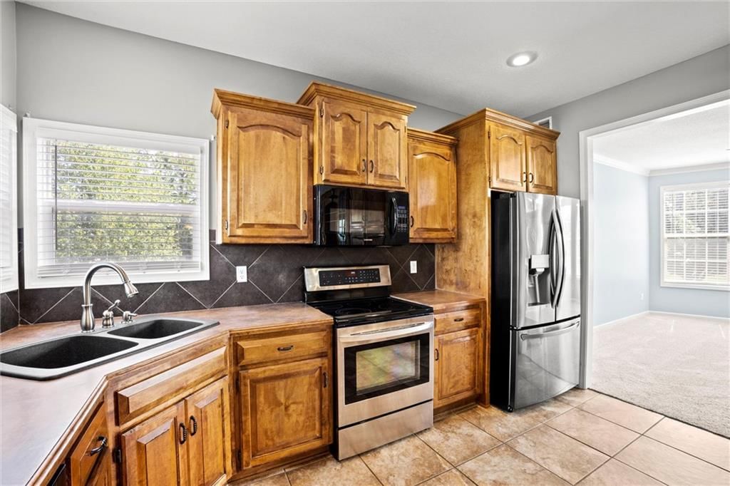 Photo 12 of 40 - 19452 W 209th Terrace