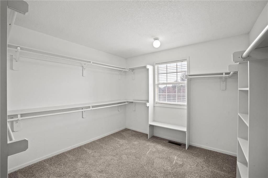 Photo 26 of 40 - 19452 W 209th Terrace