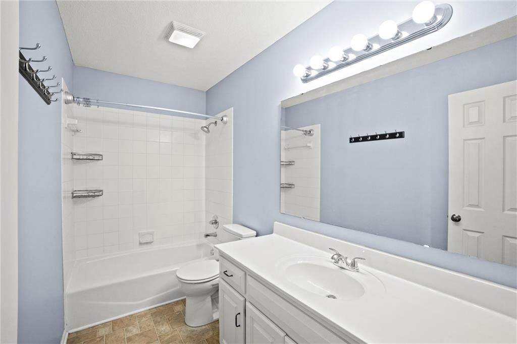 Photo 29 of 40 - 19452 W 209th Terrace