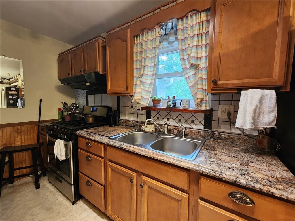 Photo 11 of 50 - 16907 NW 76th Street