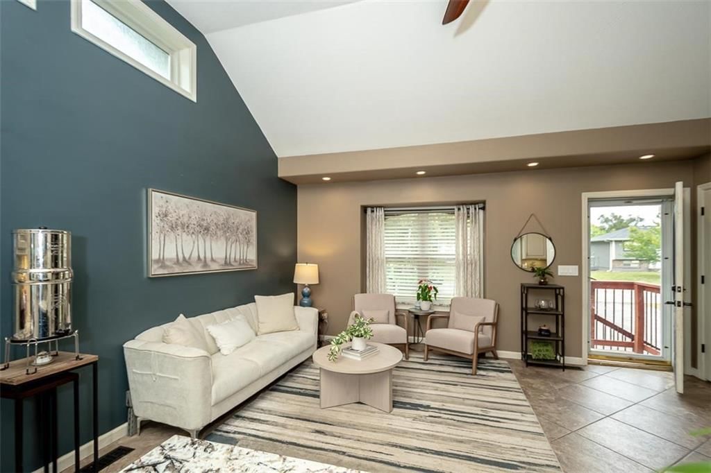 Photo 3 of 70 - 21465 W 180th Street