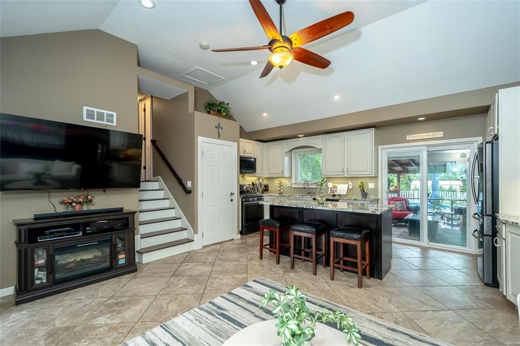 Photo 6 of 70 - 21465 W 180th Street